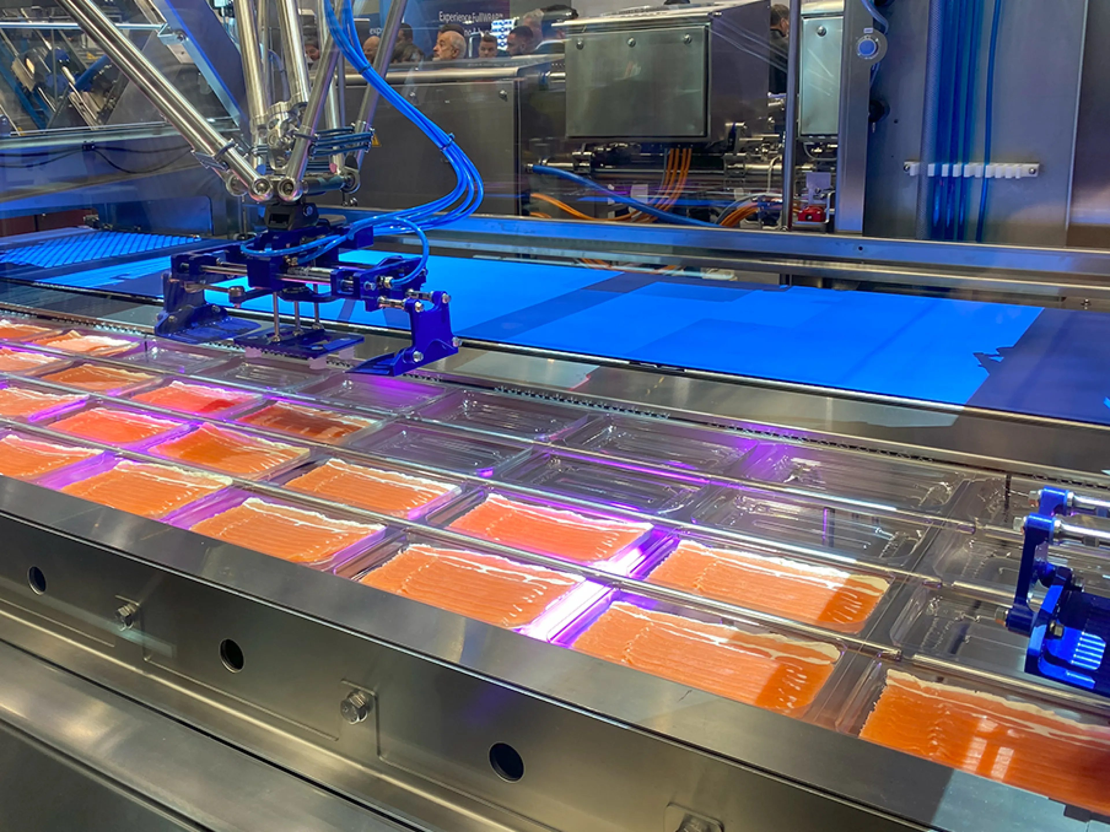 Während der deutsche Maschinen- und Anlagenbau das erste Quartal 2025 insgesamt mit rückläufigen Exportzahlen abgeschlossen hat, konnten die Maschinenexporte für Lebensmittel- und Verpackungsmaschinen mehr als drei Prozent zulegen, Bild: LMV-online.de / Susanne Woggon Während der deutsche Maschinen- und Anlagenbau das erste Quartal 2025 insgesamt mit rückläufigen Exportzahlen abgeschlossen hat, konnten die Maschinenexporte für Lebensmittel- und Verpackungsmaschinen mehr als drei Prozent zulegen