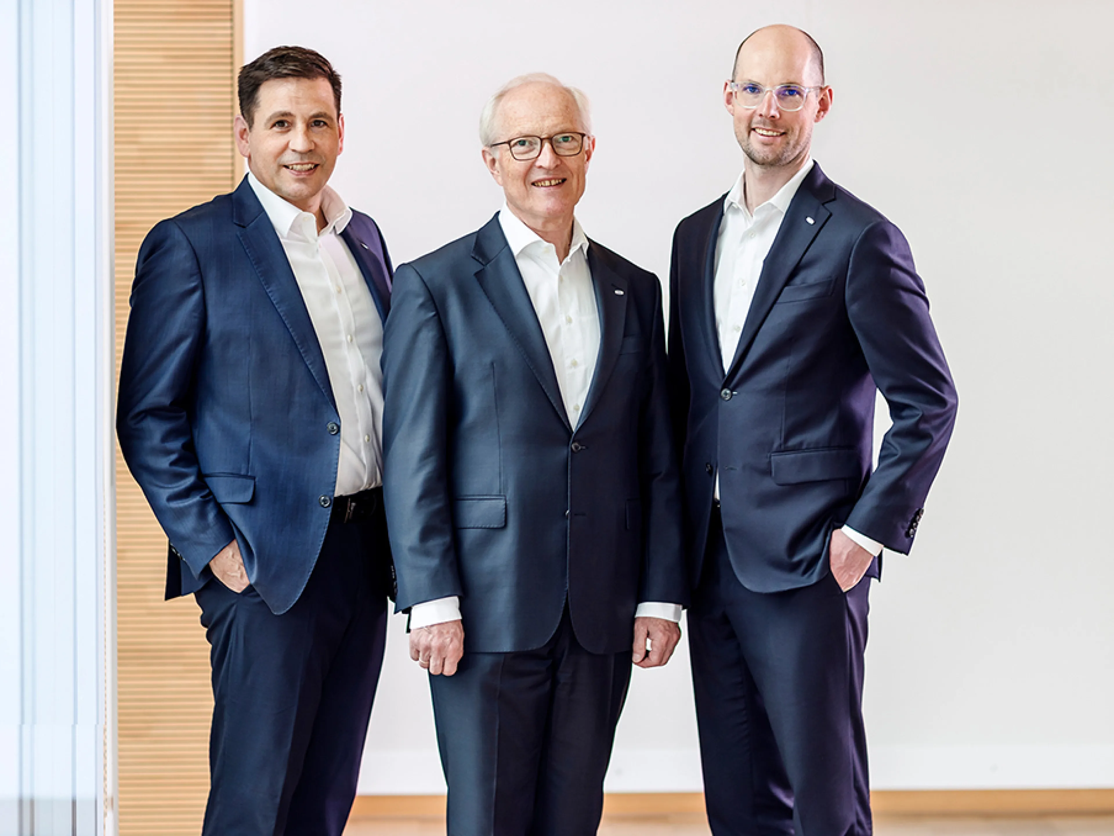 v.l.n.r.: Die neue Geschäftsführung von Schmalz: Andreas Beutel, Dr. Kurt Schmalz, Dr. Johannes Schmalz, Bild: J. Schmalz Die neue Geschäftsführung von Schmalz: Andreas Beutel, Dr. Kurt Schmalz, Dr. Johannes Schmalz