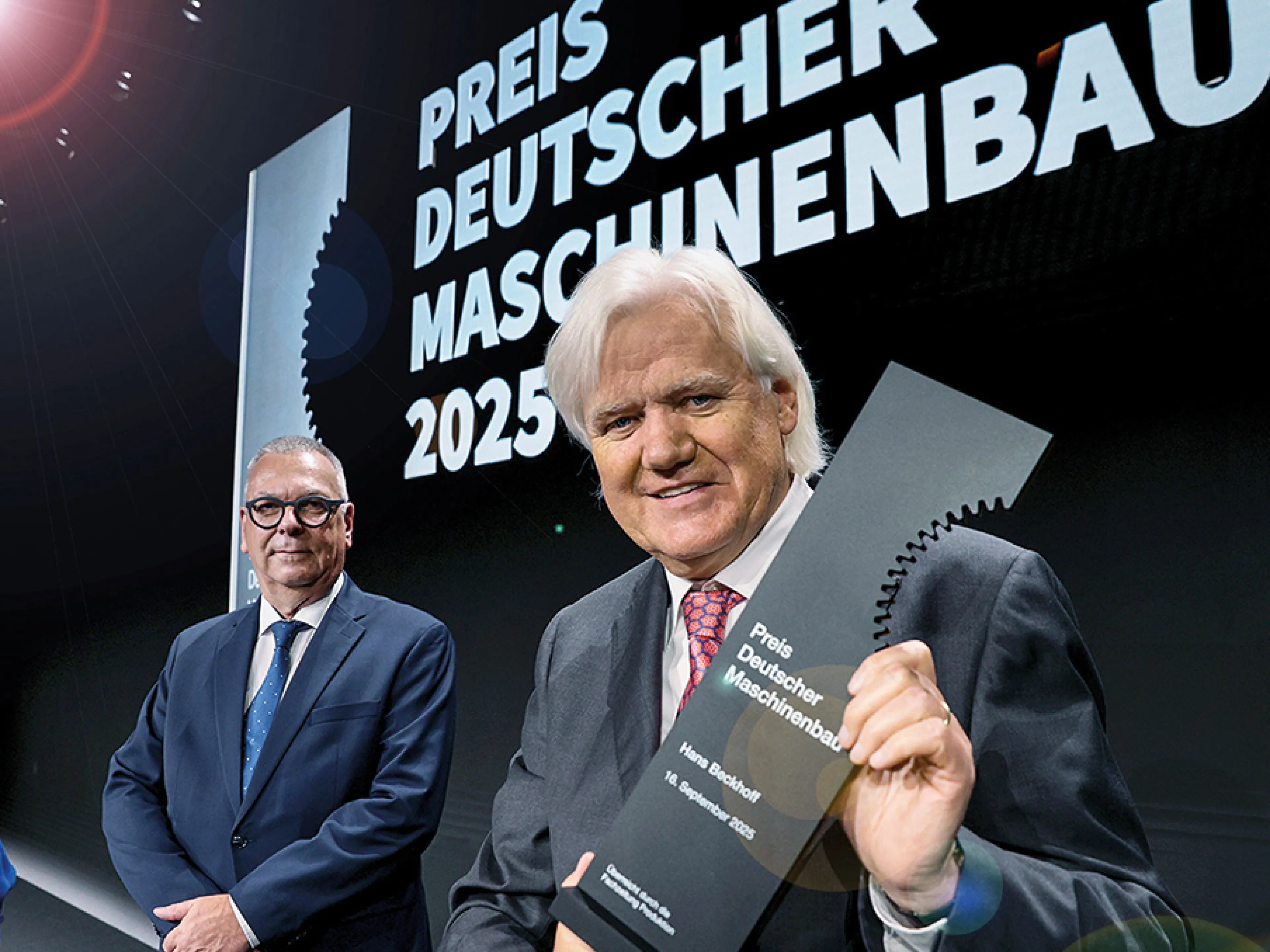 Hans Beckhoff erhält den Preis Deutscher Maschinenbau 2025, Bild: Anna McMaster Hans Beckhoff erhält den Preis Deutscher Maschinenbau 2025