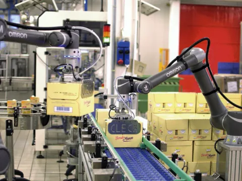 Die „TM12“-Cobots haben eine Nutzlast von zwölf Kilogramm und eine Reichweite von 1.300 Millimetern. Sie haben Cleca geholfen, Automatisierung und Produktivität voranzutreiben